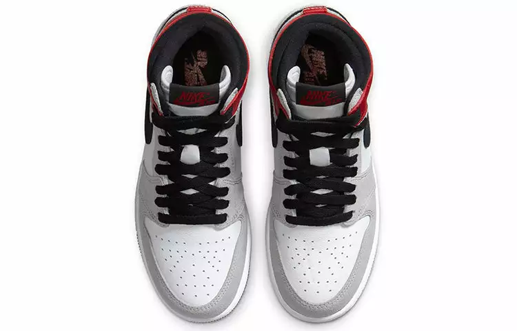 (GS) Air Jordan 1 Retro High OG 'Smoke Grey' 575441-126 4 (GS) Air Jordan 1 Retro High OG 'Smoke Grey' 575441-126 - Image 4